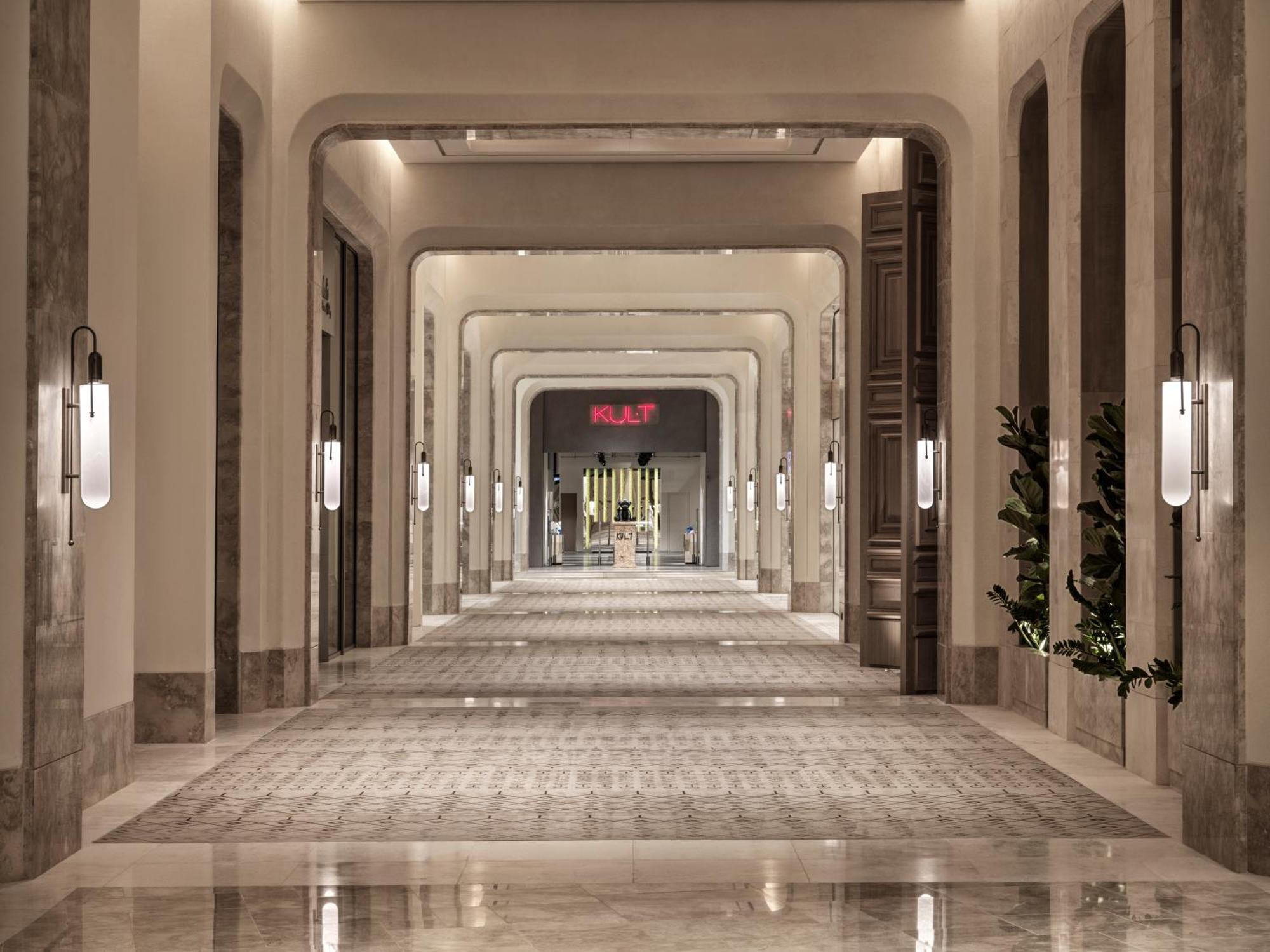 City Of Dreams Mediterranean - Integrated Resort, Casino & Entertainment Limassol Luaran gambar The interior of the hotel