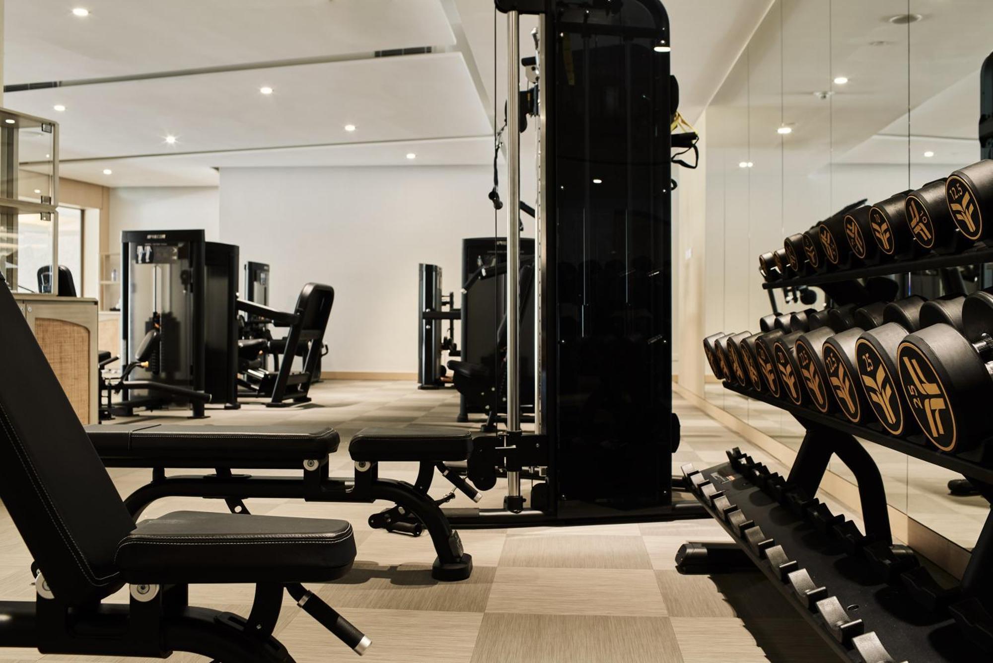 City Of Dreams Mediterranean - Integrated Resort, Casino & Entertainment Limassol Luaran gambar The gym at The Dorchester