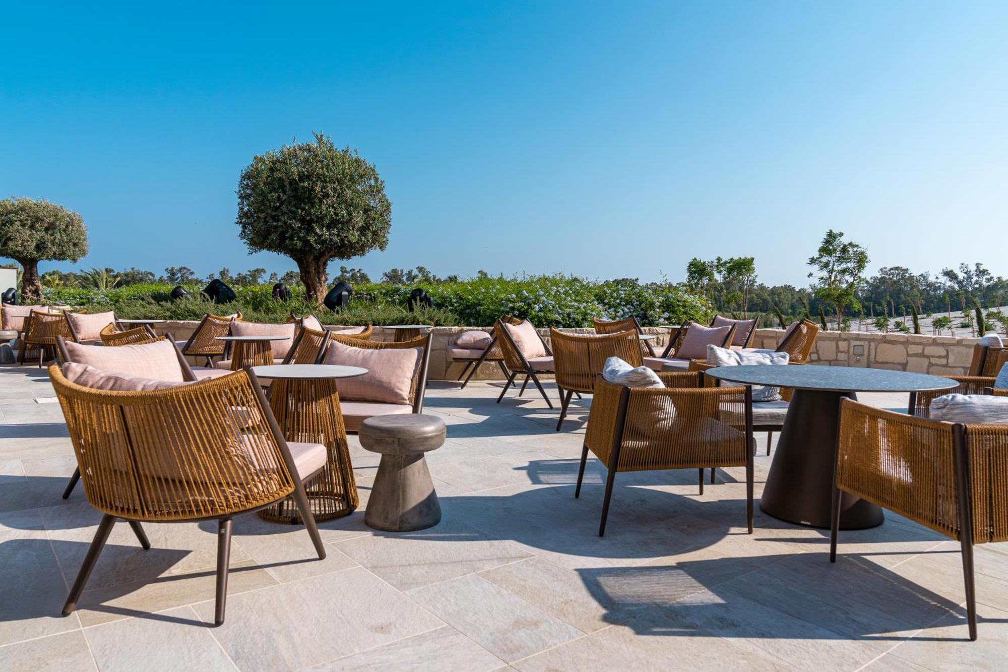 City Of Dreams Mediterranean - Integrated Resort, Casino & Entertainment Limassol Luaran gambar The Terrace at the Westin Resort & Villas, Naos Beach Club