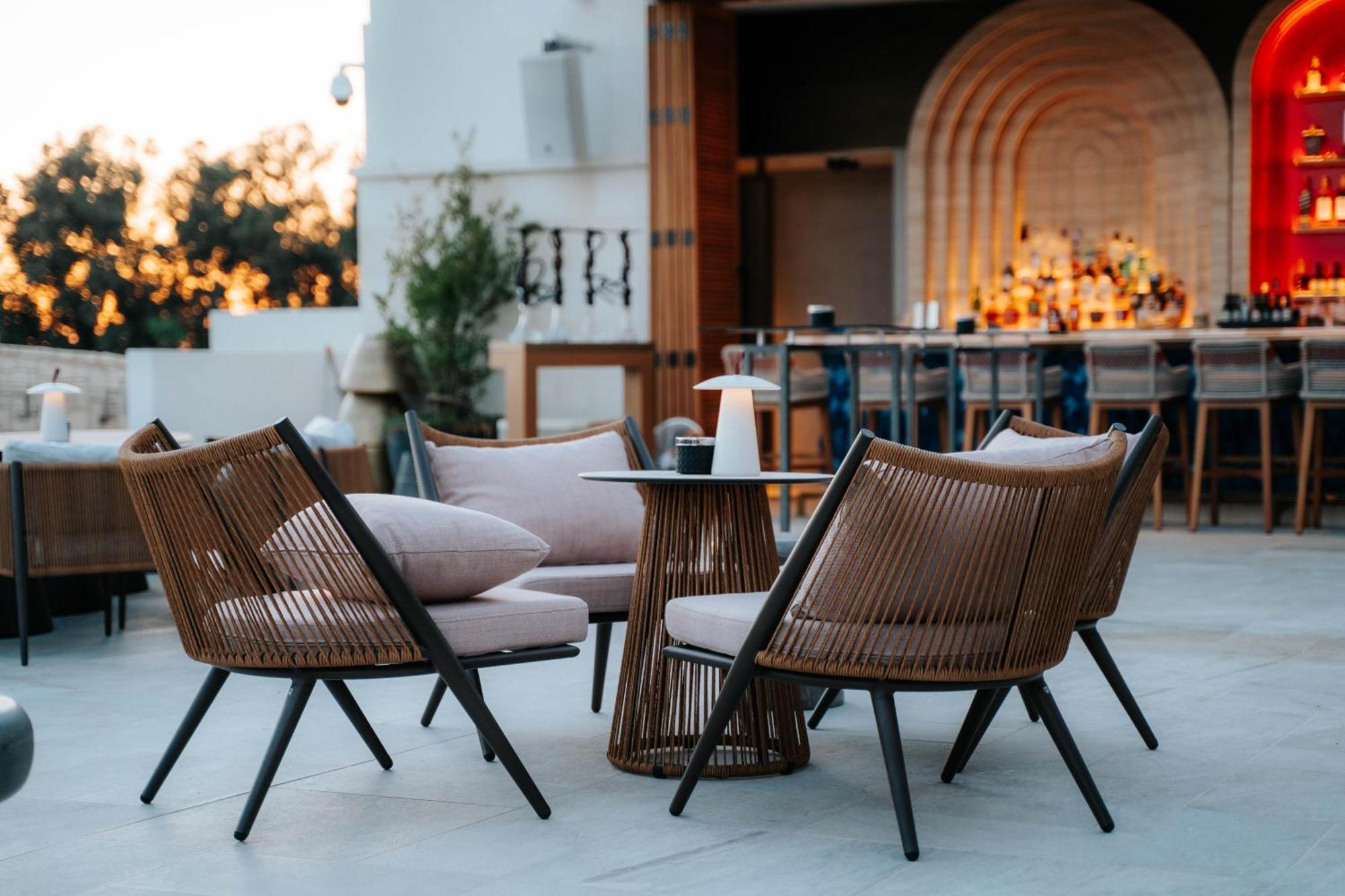 City Of Dreams Mediterranean - Integrated Resort, Casino & Entertainment Limassol Luaran gambar The rooftop bar at the hotel