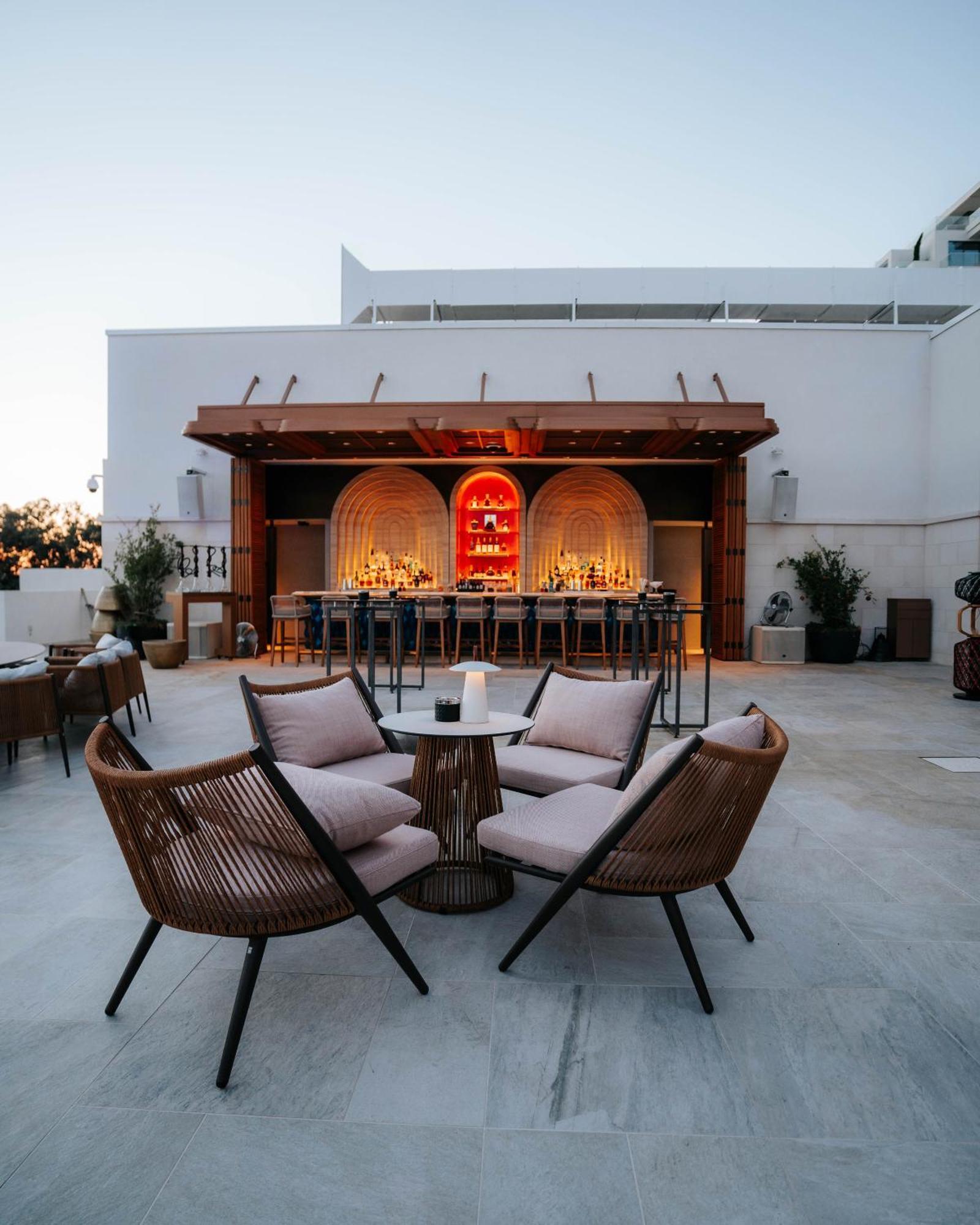 City Of Dreams Mediterranean - Integrated Resort, Casino & Entertainment Limassol Luaran gambar The rooftop bar at the hotel