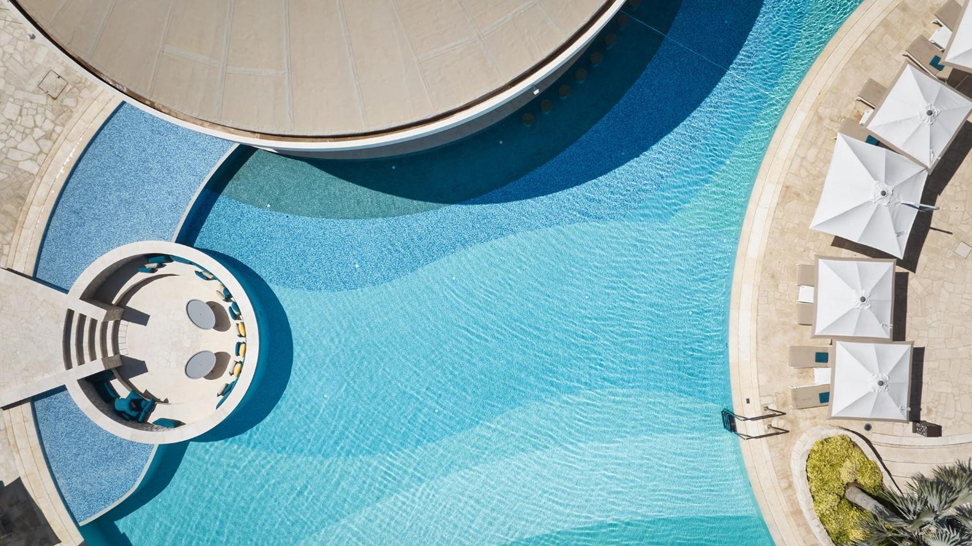 City Of Dreams Mediterranean - Integrated Resort, Casino & Entertainment Limassol Luaran gambar Aerial view of the pool