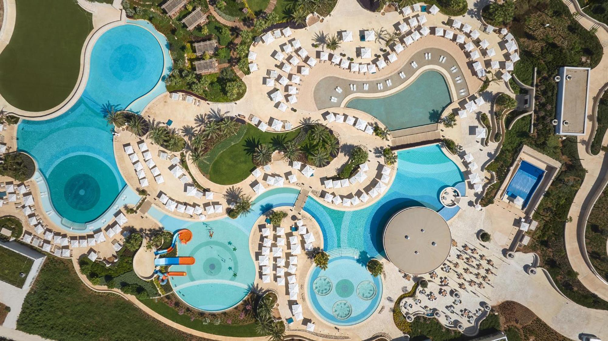 City Of Dreams Mediterranean - Integrated Resort, Casino & Entertainment Limassol Luaran gambar Aerial view of the resort