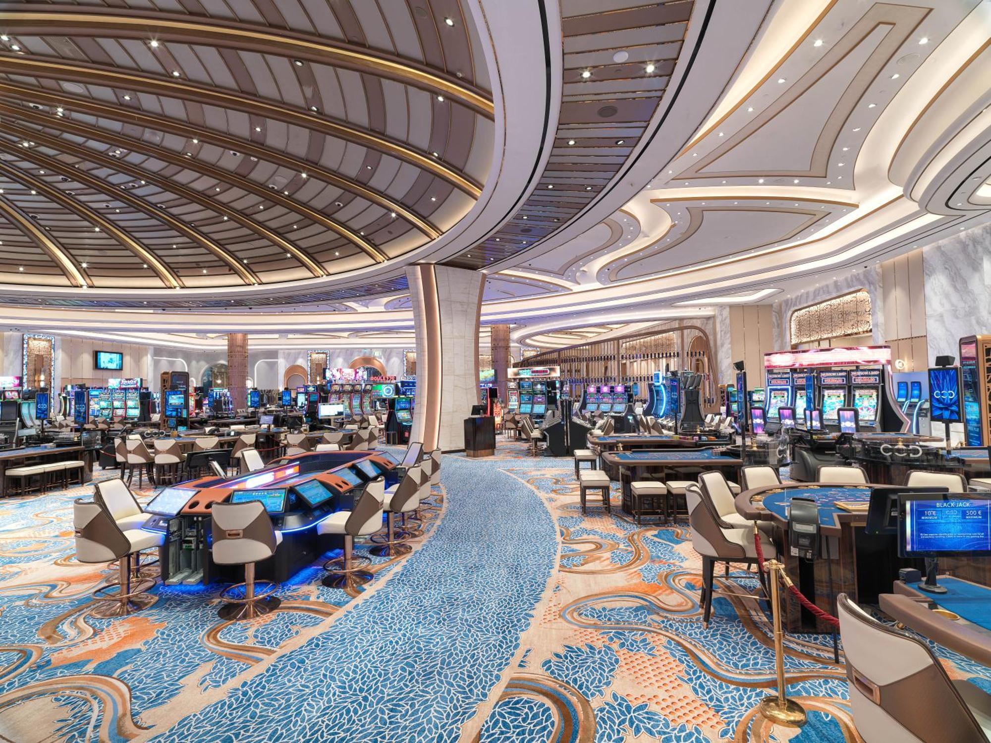 City Of Dreams Mediterranean - Integrated Resort, Casino & Entertainment Limassol Luaran gambar The casino floor at Wynn Las Vegas