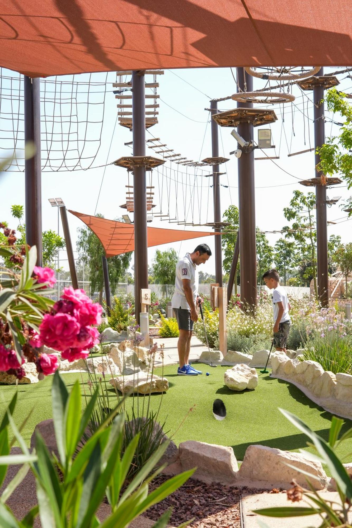 City Of Dreams Mediterranean - Integrated Resort, Casino & Entertainment Limassol Luaran gambar Adventure Golf in Mallorca